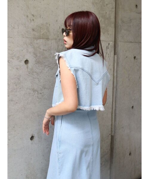 EVRIS(エヴリス)の「フリンジデザインデニムショートベスト(デニムジャケット・レディース・インディゴブルー/ライトブルー・FREE)」の8枚目の写真