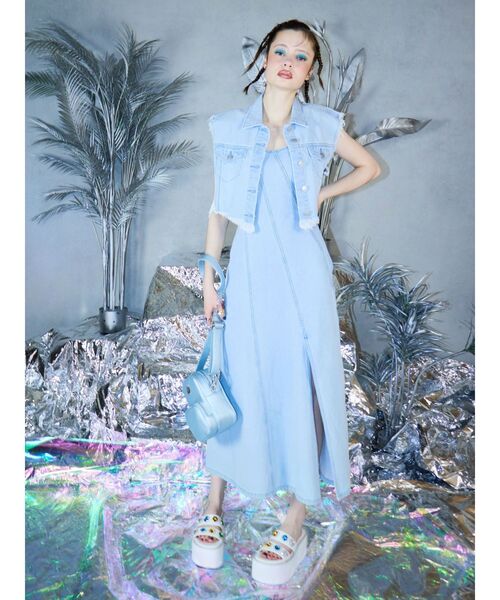 EVRIS(エヴリス)の「フリンジデザインデニムショートベスト(デニムジャケット・レディース・インディゴブルー/ライトブルー・FREE)」の10枚目の写真