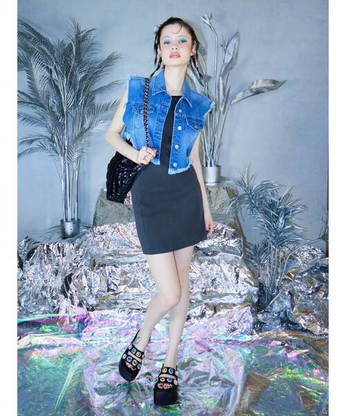 EVRIS(エヴリス)の「フリンジデザインデニムショートベスト(デニムジャケット・レディース・インディゴブルー/ライトブルー・FREE)」の11枚目の写真