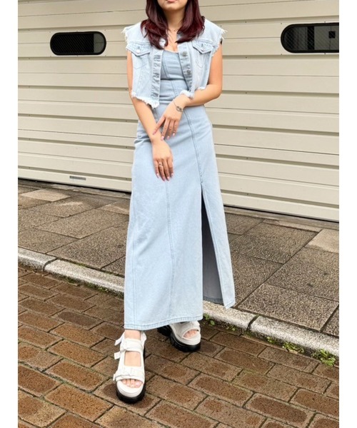 EVRIS(エヴリス)の「フリンジデザインデニムショートベスト(デニムジャケット・レディース・インディゴブルー/ライトブルー・FREE)」の4枚目の写真