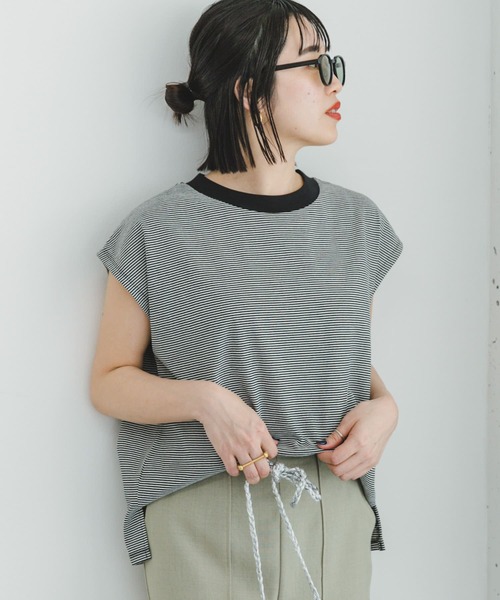 ITEMS URBANRESEARCH（アイテムズ アーバンリサーチ）の「クルーネックボーダーノースリーブTシャツ（Tシャツ/カットソー・レディース・その他1/ブラック系その他/ブラウン系その他・FREE）」の2枚目の写真