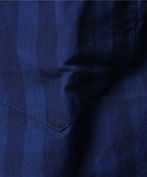 URBAN RESEARCH（アーバンリサーチ）の「UR インディゴギンガムチェックシャツ（シャツ/ブラウス・メンズ・レッド系その他/ホワイト系その他/ブルー系その他・LARGE/MEDIUM）」の19枚目の写真