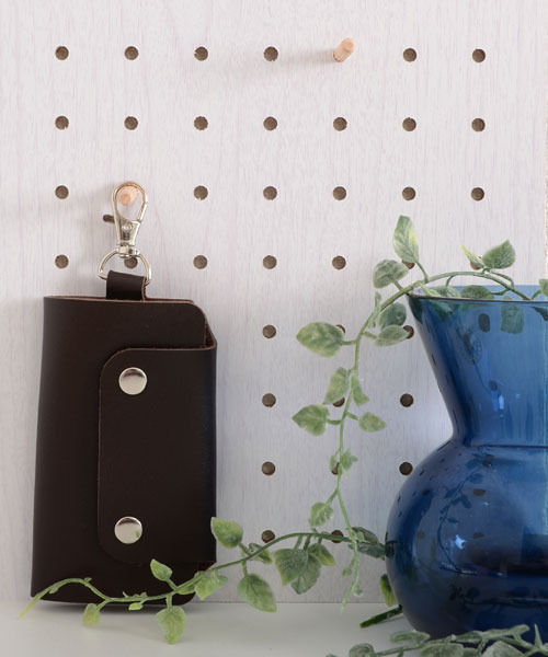 TONE SELECT GOODS（トーンセレクトグッズ）の「【float】コンパクト シンプル ワンカラー キーケース【9色展開】（キーケース/キーアクセサリー・レディース・マスタード/レッド/ピンク/ライトグリーン/ダークブラウン/ライトピンク/ライトブルー/ブラック/オレンジ・FREE）」の12枚目の写真