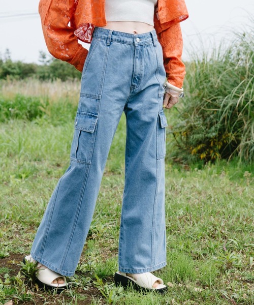 archives（アルシーヴ）の「ベイカーカーゴワイドデニム（デニムパンツ・レディース・サックスブルー/グレー・MEDIUM/SMALL）」の2枚目の写真