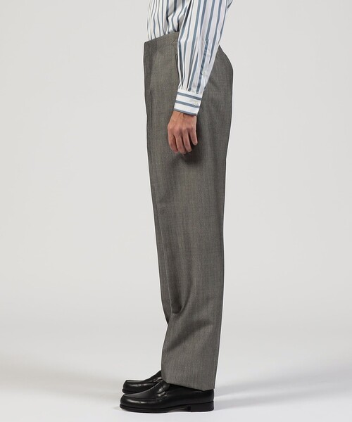 TOMORROWLAND (トゥモローランド)の「FUMIYA HIRANO THE TROUSERS HAMPSTED ウールモヘヤ 1プリーツトラウザーズ(スラックス・メンズ・グレー・42/38/36)」の4枚目の写真