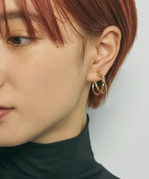ツイスト ダブル ライン フープ イヤリング