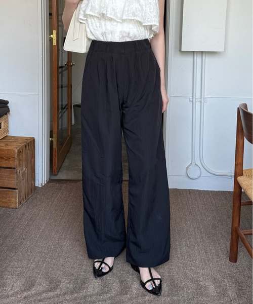 LE MORE(リモア)の「ナイロンタックワイドパンツ(その他パンツ・レディース・ブラック/チャコール/アイボリー・FREE)」の4枚目の写真