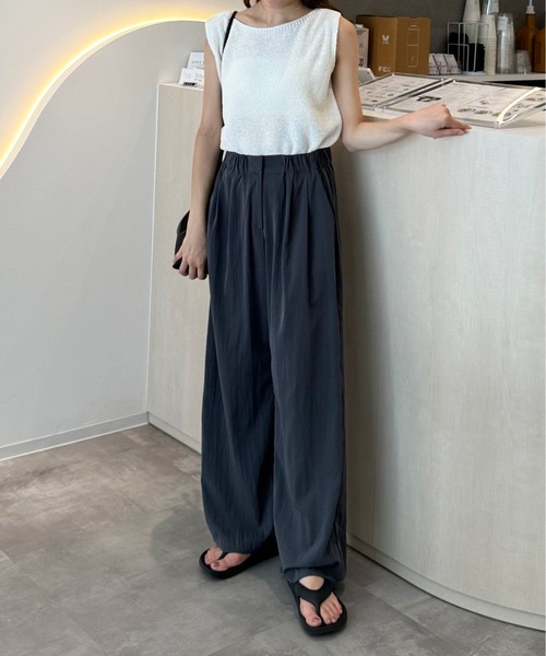 LE MORE(リモア)の「ナイロンタックワイドパンツ(その他パンツ・レディース・ブラック/チャコール/アイボリー・FREE)」の16枚目の写真