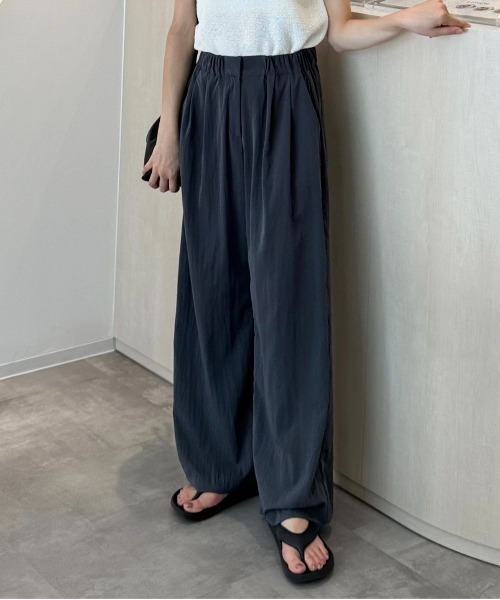 LE MORE(リモア)の「ナイロンタックワイドパンツ(その他パンツ・レディース・ブラック/チャコール/アイボリー・FREE)」の18枚目の写真