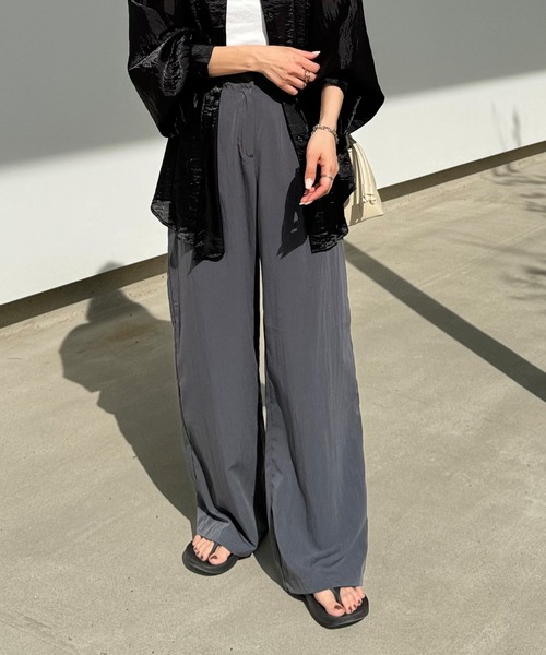 LE MORE(リモア)の「ナイロンタックワイドパンツ(その他パンツ・レディース・ブラック/チャコール/アイボリー・FREE)」の21枚目の写真