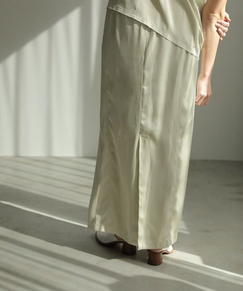 anuke(アンヌーク)の「Satin Pencil Skirt(スカート・レディース・ブラック/クリーム・38inch/36inch)」の6枚目の写真