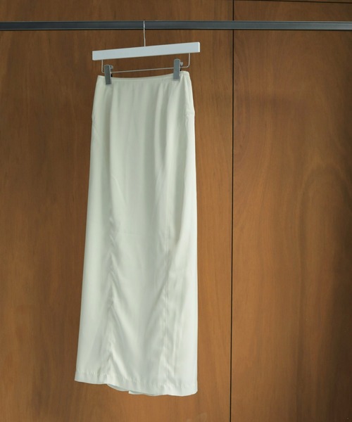anuke(アンヌーク)の「Satin Pencil Skirt(スカート・レディース・ブラック/クリーム・38inch/36inch)」の10枚目の写真