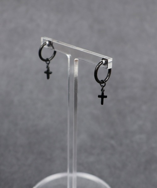 4INT.(フォイント)の「ドロップモチーフ フープイヤリング / サージカルステンレス316L (金属アレルギー対応)(イヤリング・メンズ・C/D/A/B・FREE)」の5枚目の写真