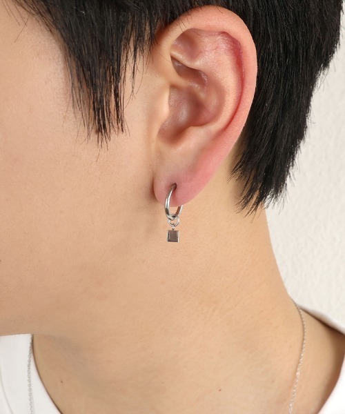 4INT.(フォイント)の「ドロップモチーフ フープイヤリング / サージカルステンレス316L (金属アレルギー対応)(イヤリング・メンズ・C/D/A/B・FREE)」の9枚目の写真