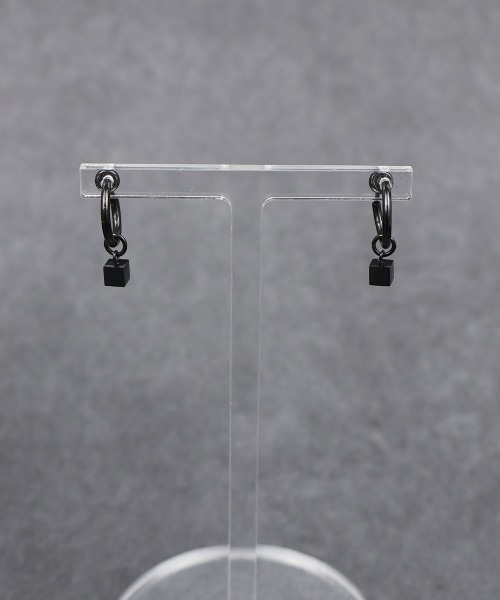 4INT.(フォイント)の「ドロップモチーフ フープイヤリング / サージカルステンレス316L (金属アレルギー対応)(イヤリング・メンズ・C/D/A/B・FREE)」の22枚目の写真