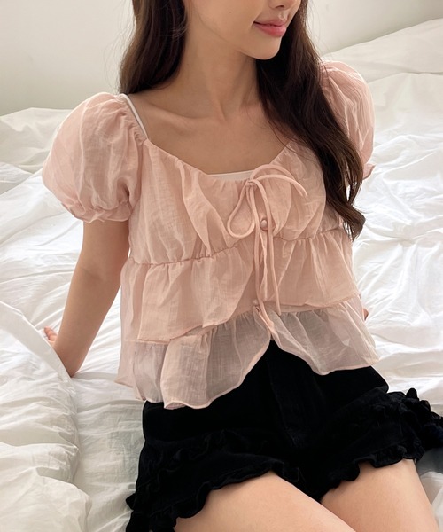 by muni:r（バイ ムニール）の「【新色追加】ラブリーラッフルパフブラウス（シャツ/ブラウス・レディース・ブラック/ホワイト/ピンク・FREE）」の3枚目の写真