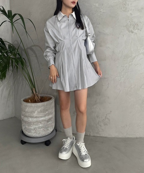 one after another NICE CLAUP（ワンアフターアナザーナイスクラップ）の「フロントジップシャツワンピース（シャツワンピース・レディース・ベージュ/ブラック系その他/オフホワイト/グレー系その他・FREE）」の6枚目の写真