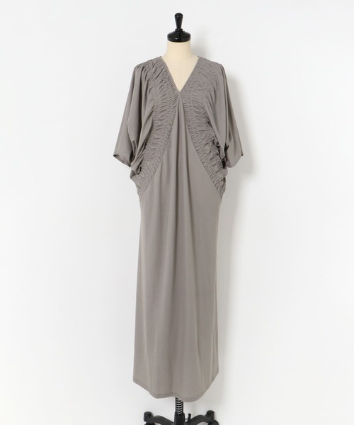 LAATO（ラート）の「shirring one piece（ワンピース・レディース・ブラック/アイボリー/グレー・FREE）」の3枚目の写真