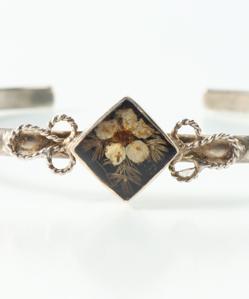 GUSTAVO（グスタボ）の「Gustavo Flower Narrow Bracelet-diamond　S-24-AJUZ-14（ブレスレット・レディース・ブラック/ホワイト/ブルー/レッド/イエロー・FREE）」の8枚目の写真