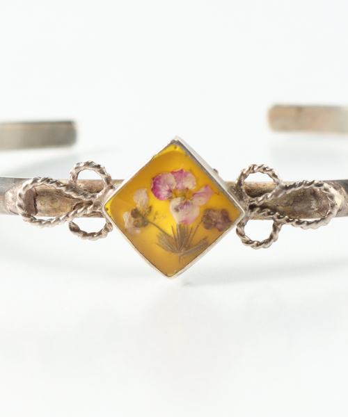 GUSTAVO（グスタボ）の「Gustavo Flower Narrow Bracelet-diamond　S-24-AJUZ-14（ブレスレット・レディース・ブラック/ホワイト/ブルー/レッド/イエロー・FREE）」の12枚目の写真