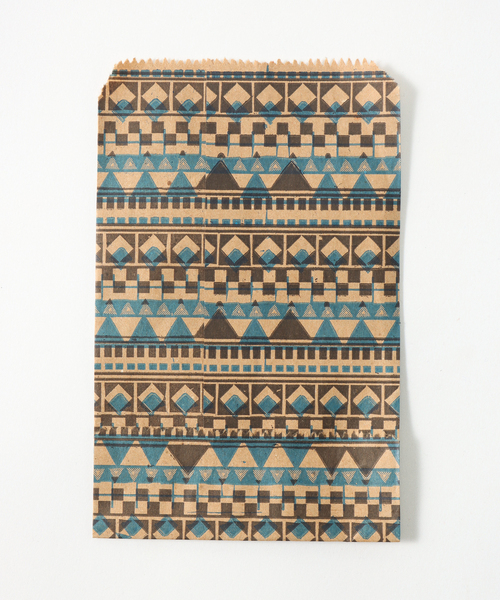 GUSTAVO（グスタボ）の「Gustavo Flower Narrow Bracelet-diamond　S-24-AJUZ-14（ブレスレット・レディース・ブラック/ホワイト/ブルー/レッド/イエロー・FREE）」の15枚目の写真