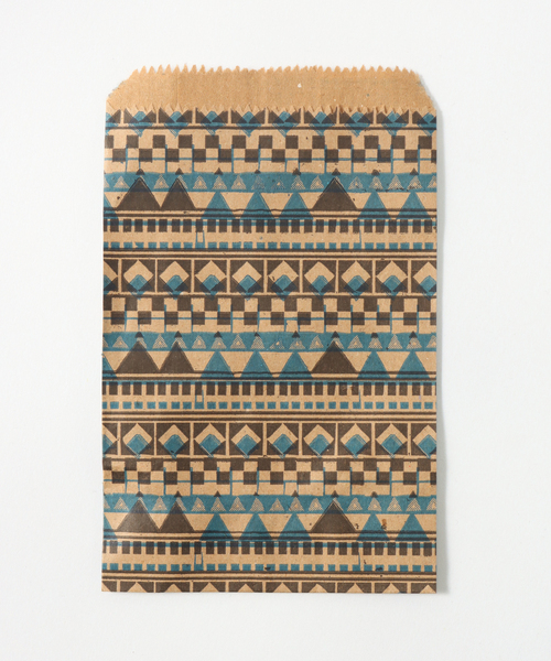 GUSTAVO（グスタボ）の「Gustavo Flower Narrow Bracelet-diamond　S-24-AJUZ-14（ブレスレット・レディース・ブラック/ホワイト/ブルー/レッド/イエロー・FREE）」の16枚目の写真