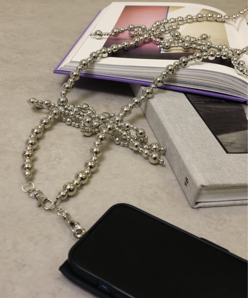 emesuelee（エメスーリー）の「メタリックリボンスマホショルダー（スマホグッズ・レディース・ゴールド/シルバー・フリー）」の20枚目の写真