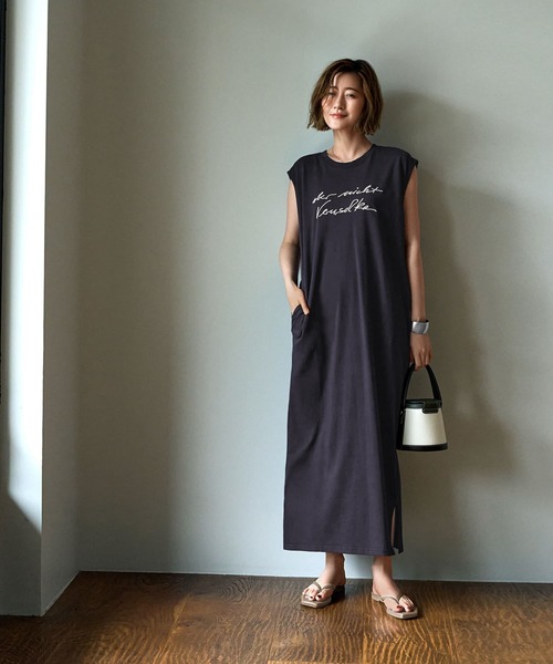 STYLE DELI(スタイルデリ)の「刺しゅうロゴIラインワンピース(ワンピース・レディース・ネイビー/ブラウン系その他・MEDIUM/SMALL)」の2枚目の写真