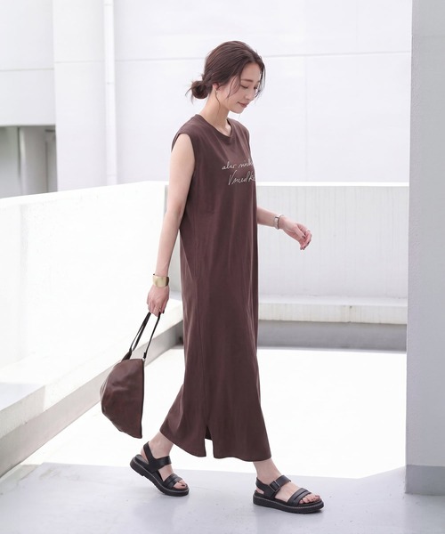 STYLE DELI(スタイルデリ)の「刺しゅうロゴIラインワンピース(ワンピース・レディース・ネイビー/ブラウン系その他・MEDIUM/SMALL)」の4枚目の写真