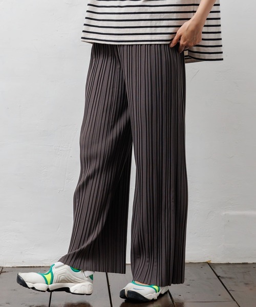 mili an deni（ミリアンデニ）の「セミワイドプリーツパンツ（その他パンツ・レディース・ブラウン/グリーン/ブラック/チャコールグレー/アッシュグレー・M）」の9枚目の写真