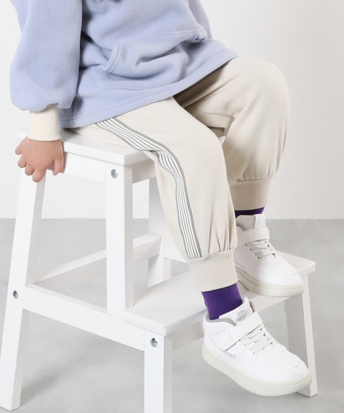 devirock(デビロック)の「RICH WARM 裏シャギー ライン ワイドジョガーパンツ(その他パンツ・キッズ・ブラック系その他2/ブラック系その他/アイボリー系・90cm/100cm/110cm/120cm/130cm/140cm/150cm/160cm)」の3枚目の写真