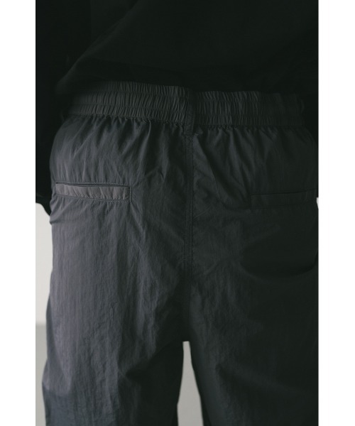 STYLEMIXER(スタイルミキサー)の「サイドギャザーナイロンパンツ(その他パンツ・メンズ・ブラック/グレー・MEDIUM/LARGE)」の3枚目の写真