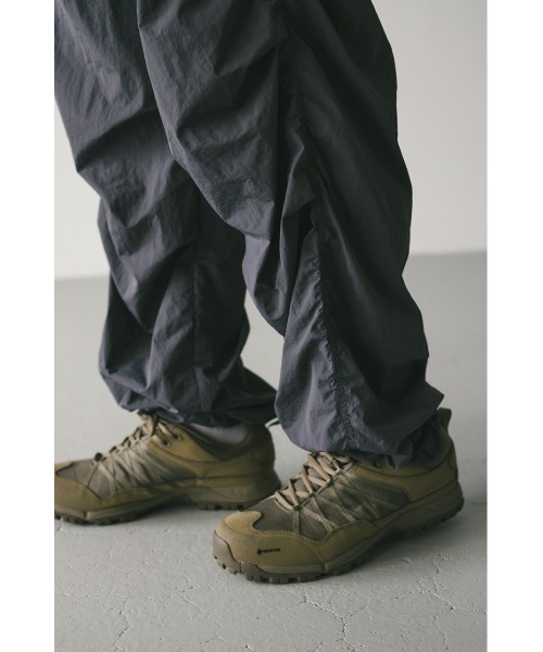 STYLEMIXER(スタイルミキサー)の「サイドギャザーナイロンパンツ(その他パンツ・メンズ・ブラック/グレー・MEDIUM/LARGE)」の4枚目の写真