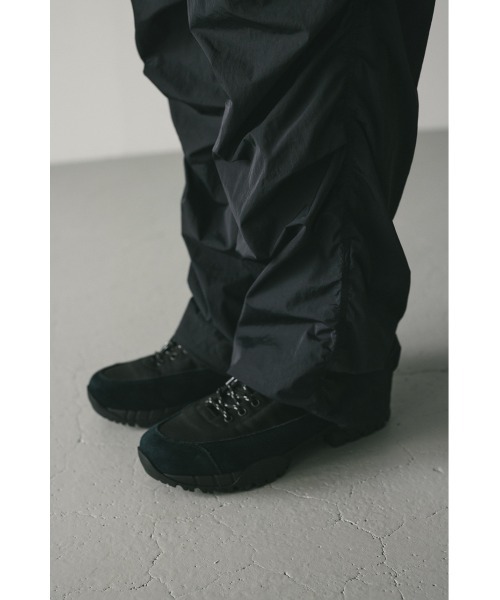 STYLEMIXER(スタイルミキサー)の「サイドギャザーナイロンパンツ(その他パンツ・メンズ・ブラック/グレー・MEDIUM/LARGE)」の15枚目の写真