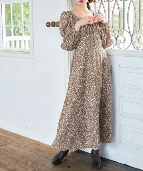 tocco closet(トッコ クローゼット)の「リボン付きギャザーフラワープリントワンピース(ワンピース・レディース・ブラック/ブラウン・M)」の10枚目の写真
