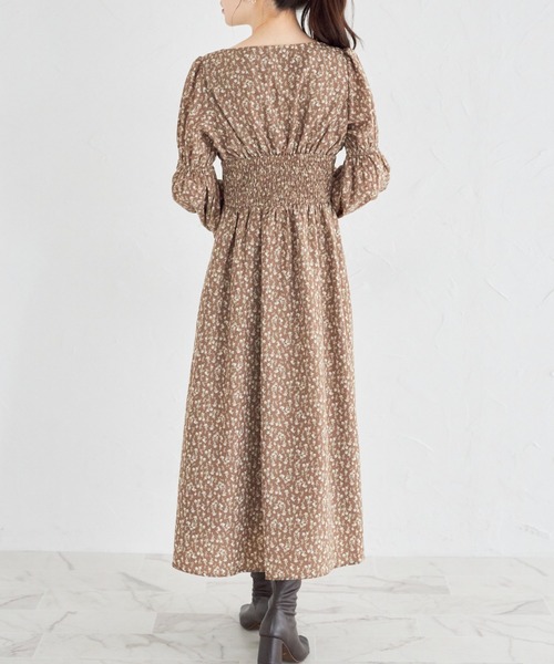 tocco closet(トッコ クローゼット)の「リボン付きギャザーフラワープリントワンピース(ワンピース・レディース・ブラック/ブラウン・M)」の13枚目の写真
