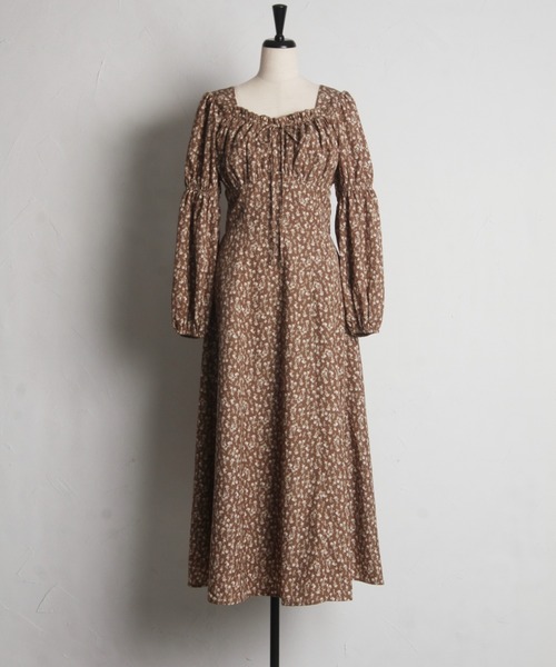 tocco closet(トッコ クローゼット)の「リボン付きギャザーフラワープリントワンピース(ワンピース・レディース・ブラック/ブラウン・M)」の19枚目の写真