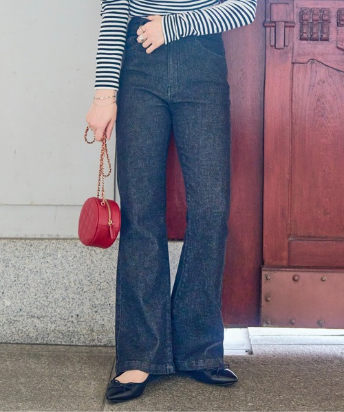 KOBE LETTUCE（コウベレタス）の「ソフトフレアデニムパンツ（デニムパンツ・レディース・ライトブルー/ブラック/ネイビー/アイボリー系/ブルー・L/M/S/TM/PM）」の17枚目の写真