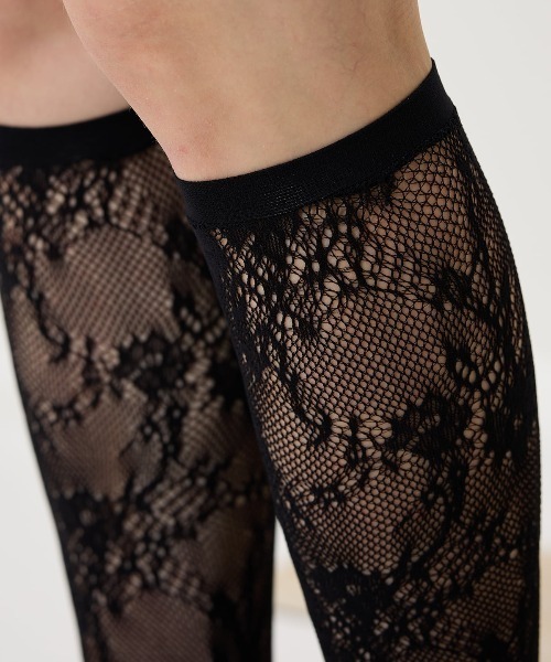 tutuanna（チュチュアンナ）の「花柄レースハイソックス40cm丈（ソックス/靴下・レディース・ホワイト/ライトグレー/ブラック/ベビーピンク・FREE）」の9枚目の写真