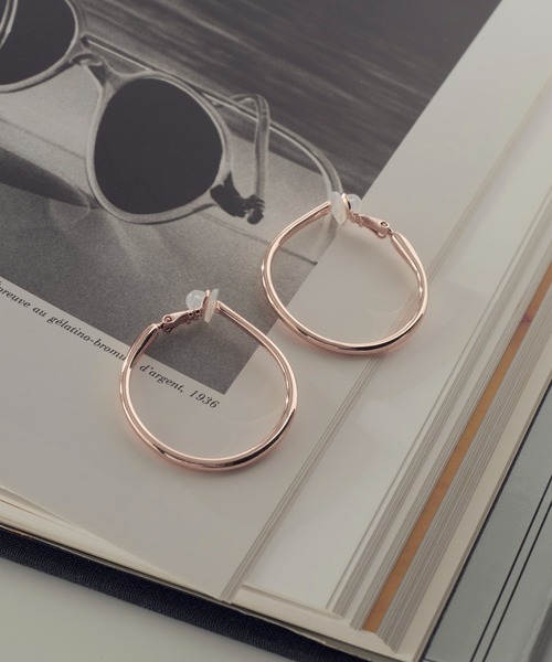GOLDY（ゴールディ）の「スムース ライン ワイド フープ イヤリング（イヤリング・レディース・ゴールド/シルバー/ピンク系その他・FREE）」の2枚目の写真