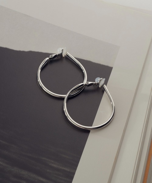 GOLDY（ゴールディ）の「スムース ライン ワイド フープ イヤリング（イヤリング・レディース・ゴールド/シルバー/ピンク系その他・FREE）」の7枚目の写真