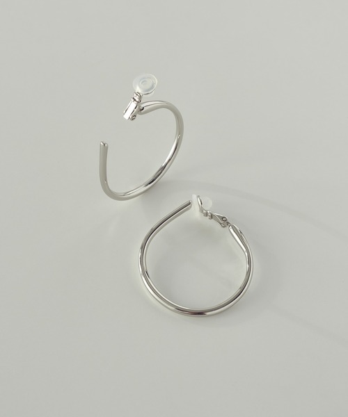 GOLDY（ゴールディ）の「スムース ライン ワイド フープ イヤリング（イヤリング・レディース・ゴールド/シルバー/ピンク系その他・FREE）」の6枚目の写真