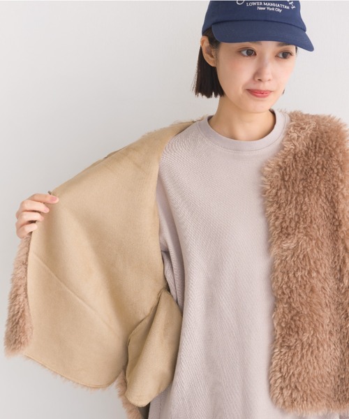 OMNES（オムネス）の「プードルファーリバーシブルベスト（ベスト・レディース・モカ/ベージュ/チャコールグレー・FREE）」の19枚目の写真