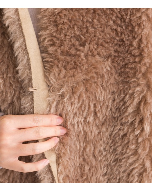 OMNES（オムネス）の「プードルファーリバーシブルベスト（ベスト・レディース・モカ/ベージュ/チャコールグレー・FREE）」の20枚目の写真