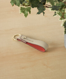 MONO COMME CA（モノコムサ）の「シュリンクレザー キーホルダー（キーホルダー）」