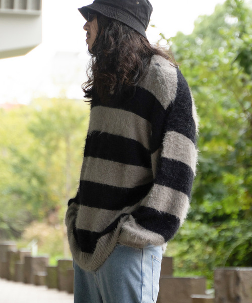 VENCEEXCHANGE（ヴァンスエクスチェンジ）の「ボーダーシャギークルーネックニット（ニット/セーター・メンズ・ホワイト/レッド/グレー・M/L/LL）」の2枚目の写真