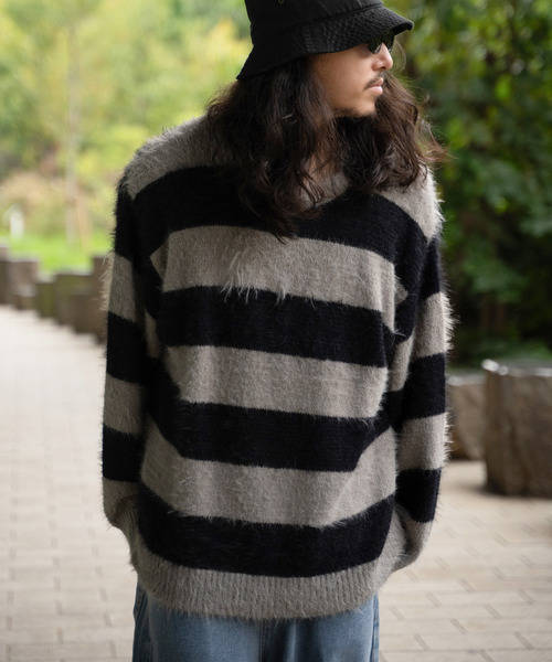 VENCEEXCHANGE（ヴァンスエクスチェンジ）の「ボーダーシャギークルーネックニット（ニット/セーター・メンズ・ホワイト/レッド/グレー・M/L/LL）」の5枚目の写真