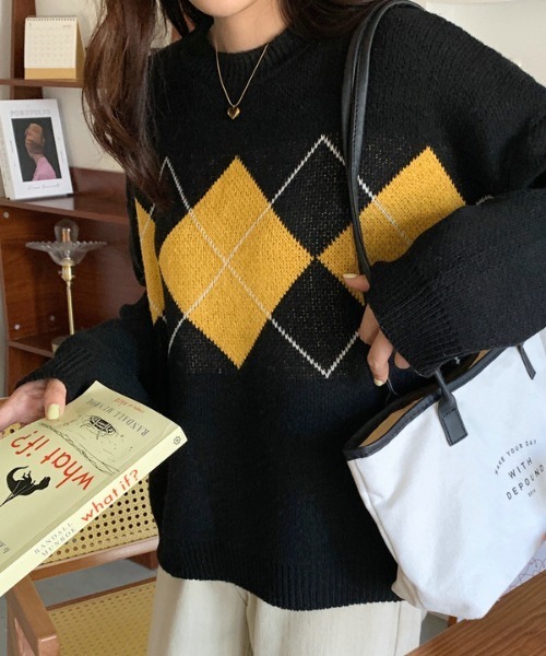 &soiree(アンドソワレ)の「【&soiree】アーガイル柄クルーネックニットセーター(ニット/セーター・レディース・ネイビー/ブラック・FREE)」の5枚目の写真