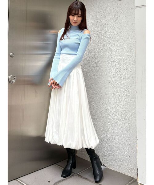 MERCURYDUO(マーキュリーデュオ)の「ショルダースリットナローストラップニット(ニット/セーター・レディース・ブラック/ライトブルー/オフホワイト/チャコールグレー・FREE)」の7枚目の写真