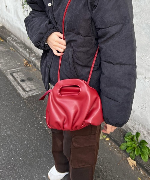 Chiina（チーナ）の「Chiina/2way ショルダーハンドバッグ（ショルダーバッグ・レディース・カーキ/ブラック/ライトベージュ/レッド・FREE）」の5枚目の写真